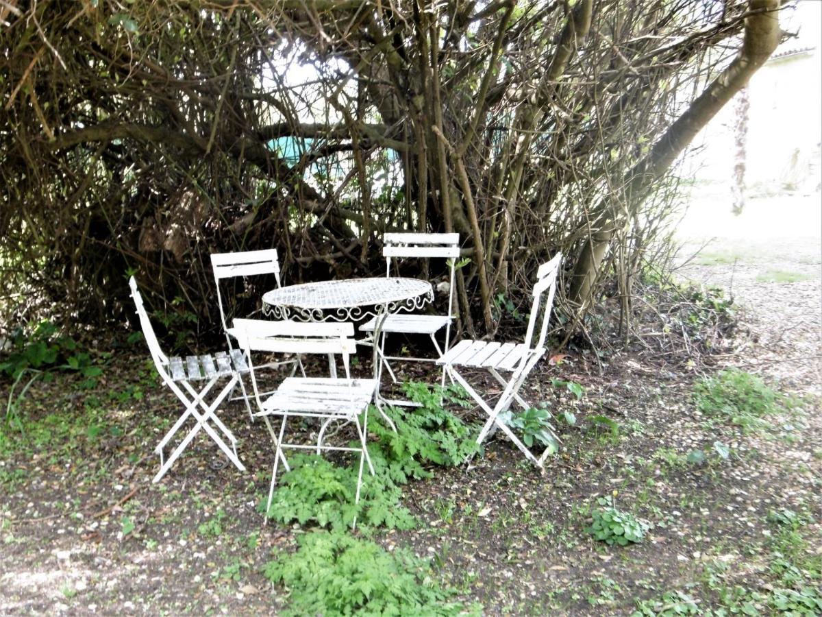 Le Chai Maison De Charme Pour Tribu Joyeuse Le Château-dʼOléron Eksteriør billede